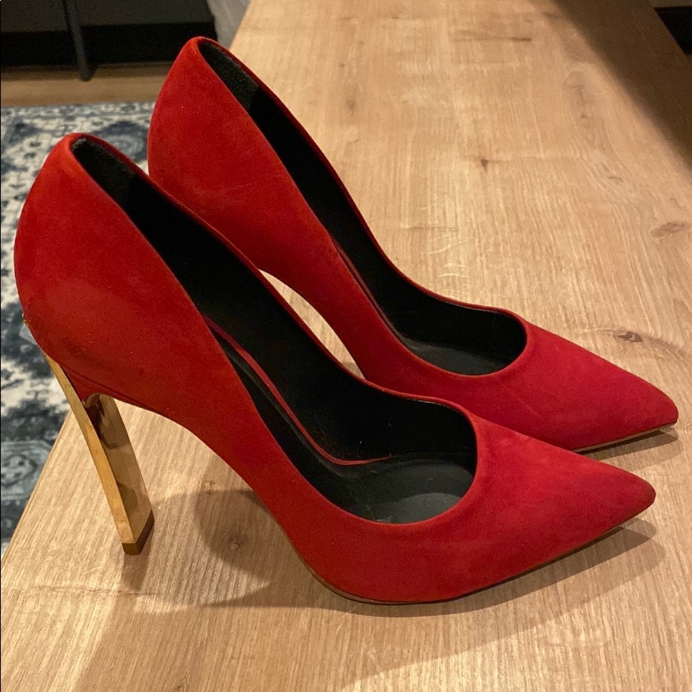 Elegant Red High Heels with Gold Accents
